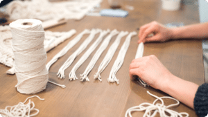 como-organizar-workshop-mãos-no-plano