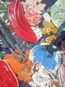 Breaking Dishes Workshop – Sustainable Mosaic Art