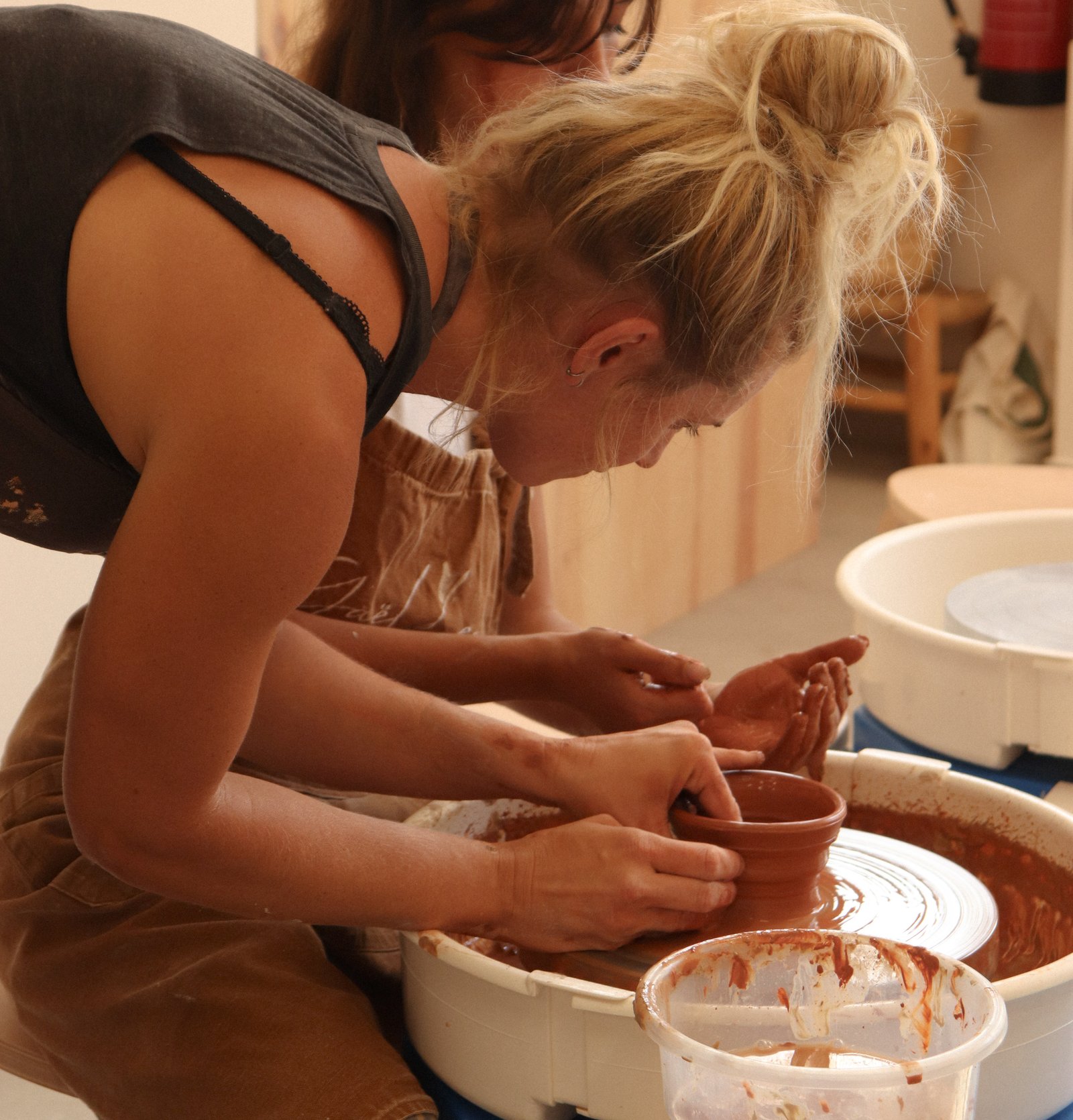 Group Wheel Throwing Workshop in Ericeira gallery 7