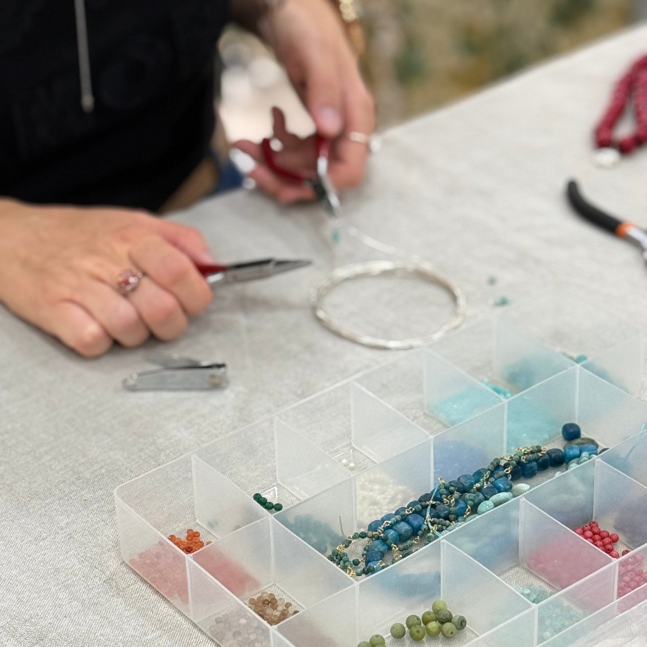 Porto Jewelry Workshop: create your necklace or bracelet gallery 7