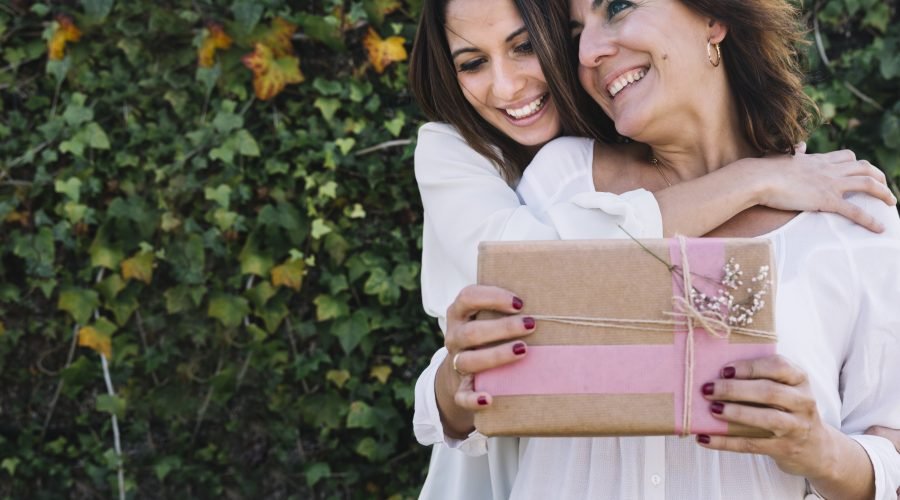 Mother’s Day Gifts for Moms Who Have Everything: Lisbon Workshops 2026