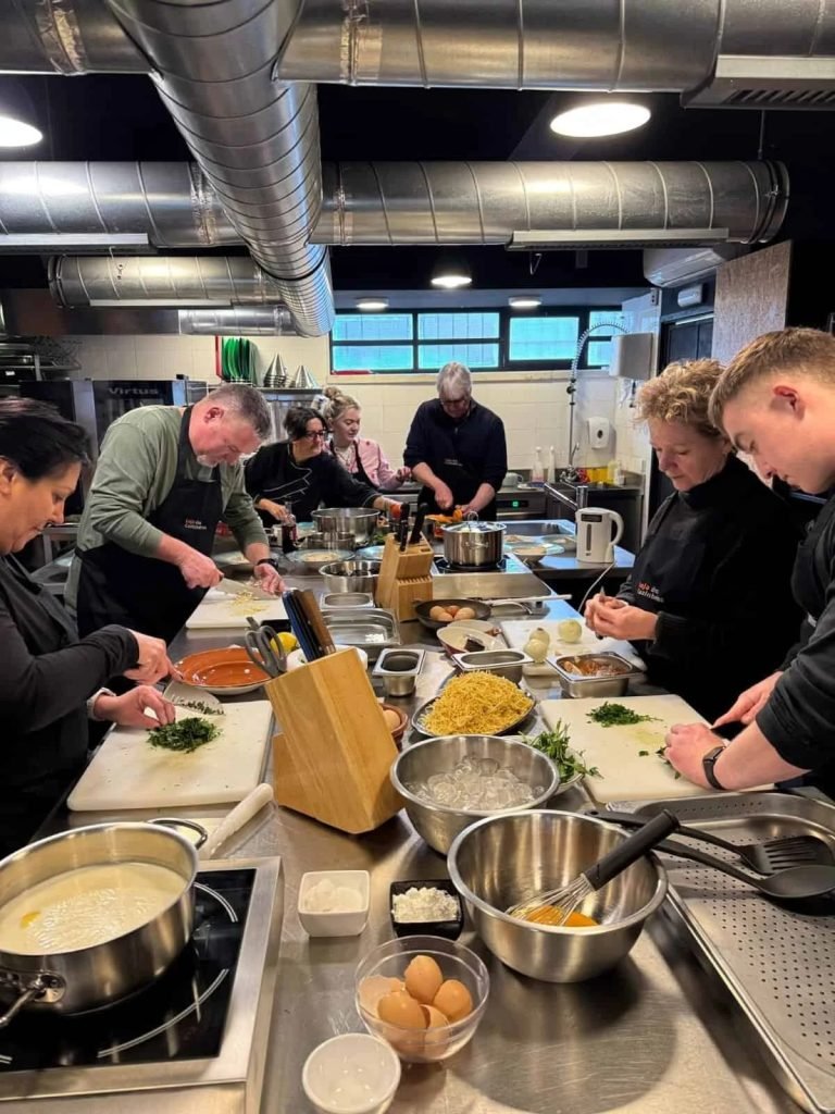 Mercado tradicional português workshops aula de culinária marisco fresco Chef guiado Lisboa património