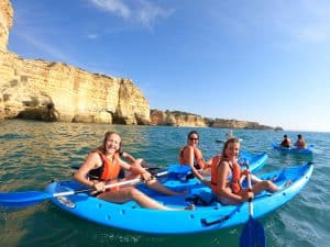 Experiência de Kayak nas Grutas de Benagil