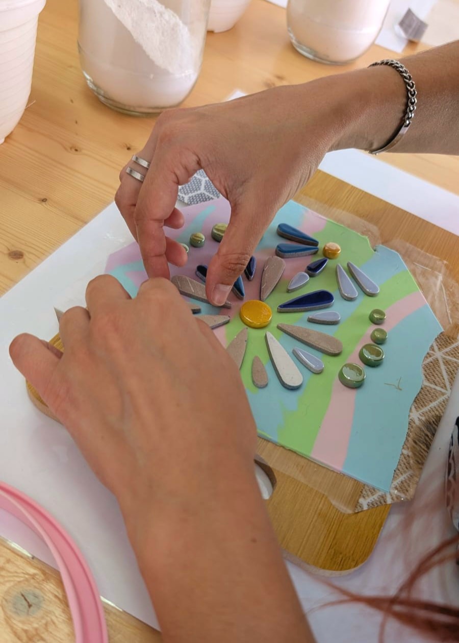 Mineral Resin Workshop in Loulé gallery 7