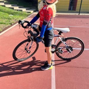 Acampamento de ciclismo de dia inteiro para crianças