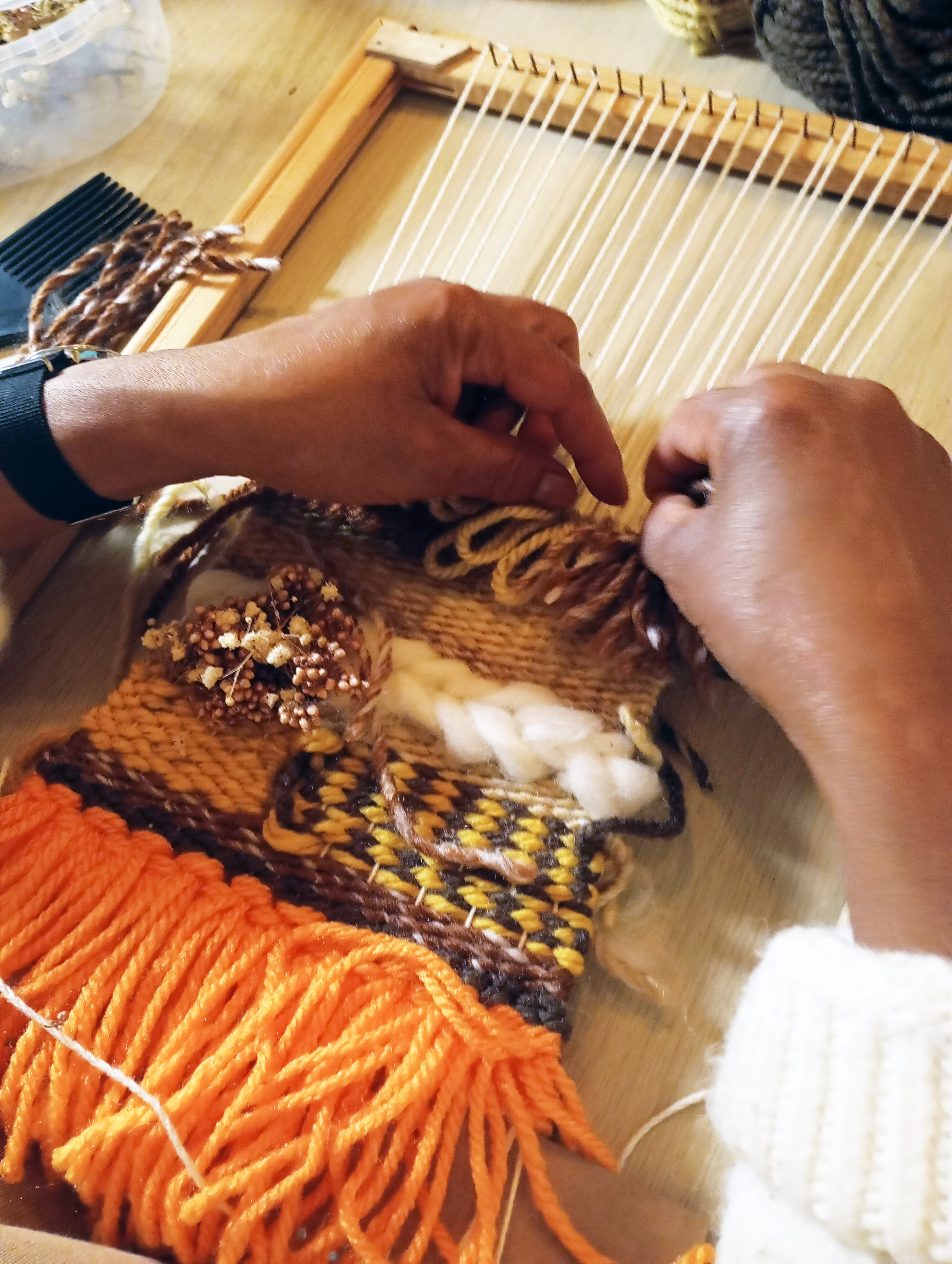Nail Loom Weaving Classes in Santa Maria da Feira gallery 10