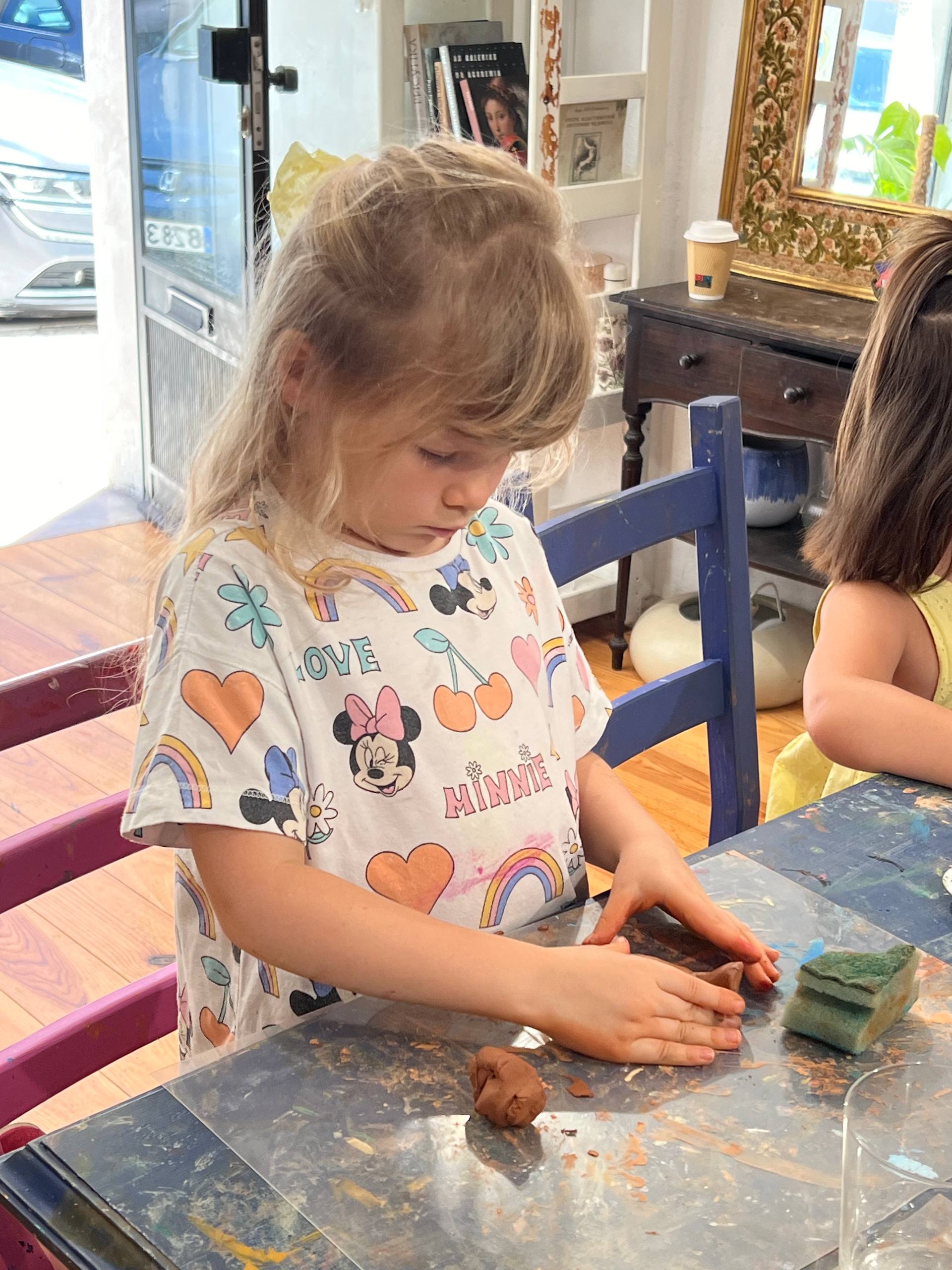 Galeria Kids Ceramics Class in Campolide | Ages 3 to 7 6