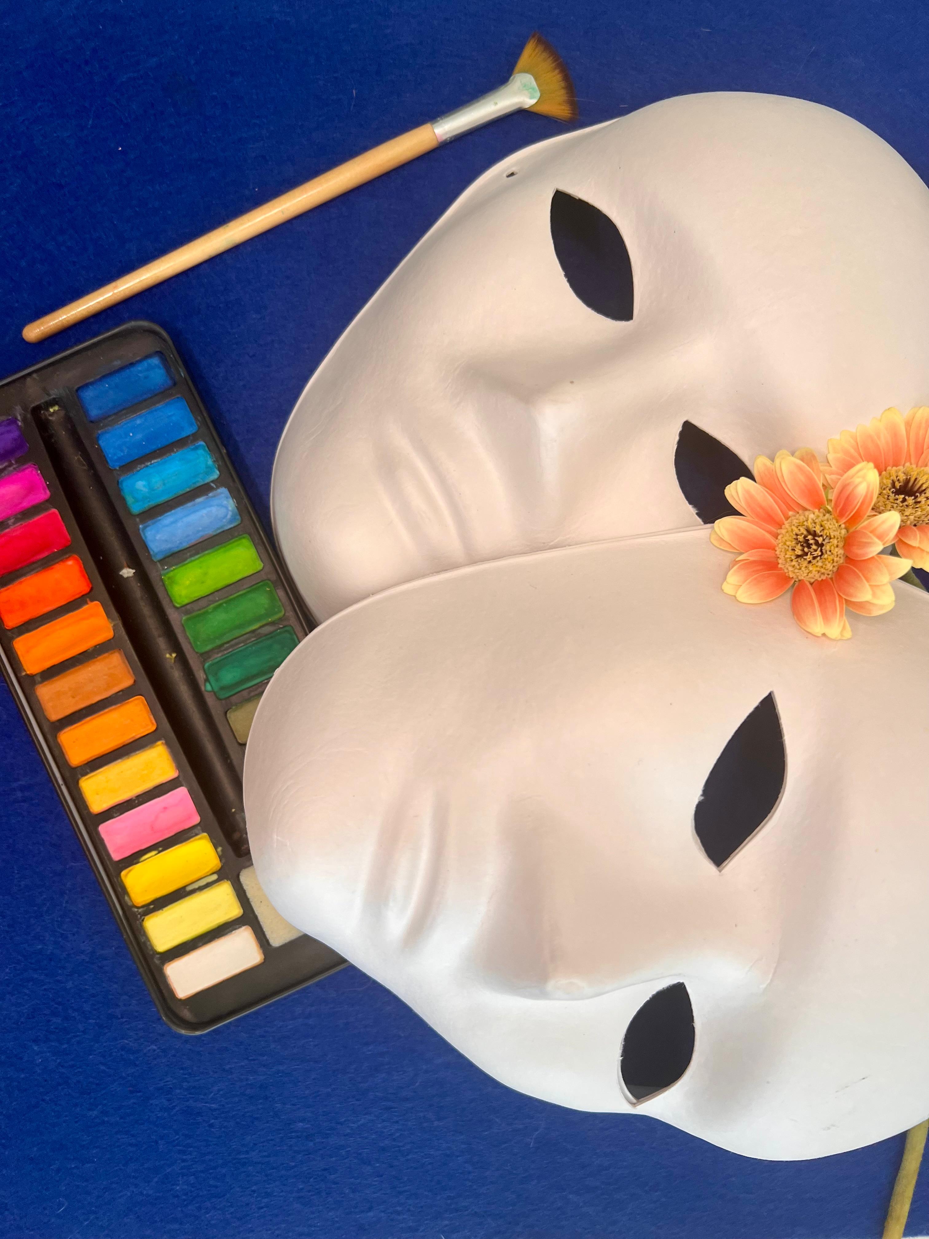 Galeria The Masks We Wear: An evening of mindful art 3