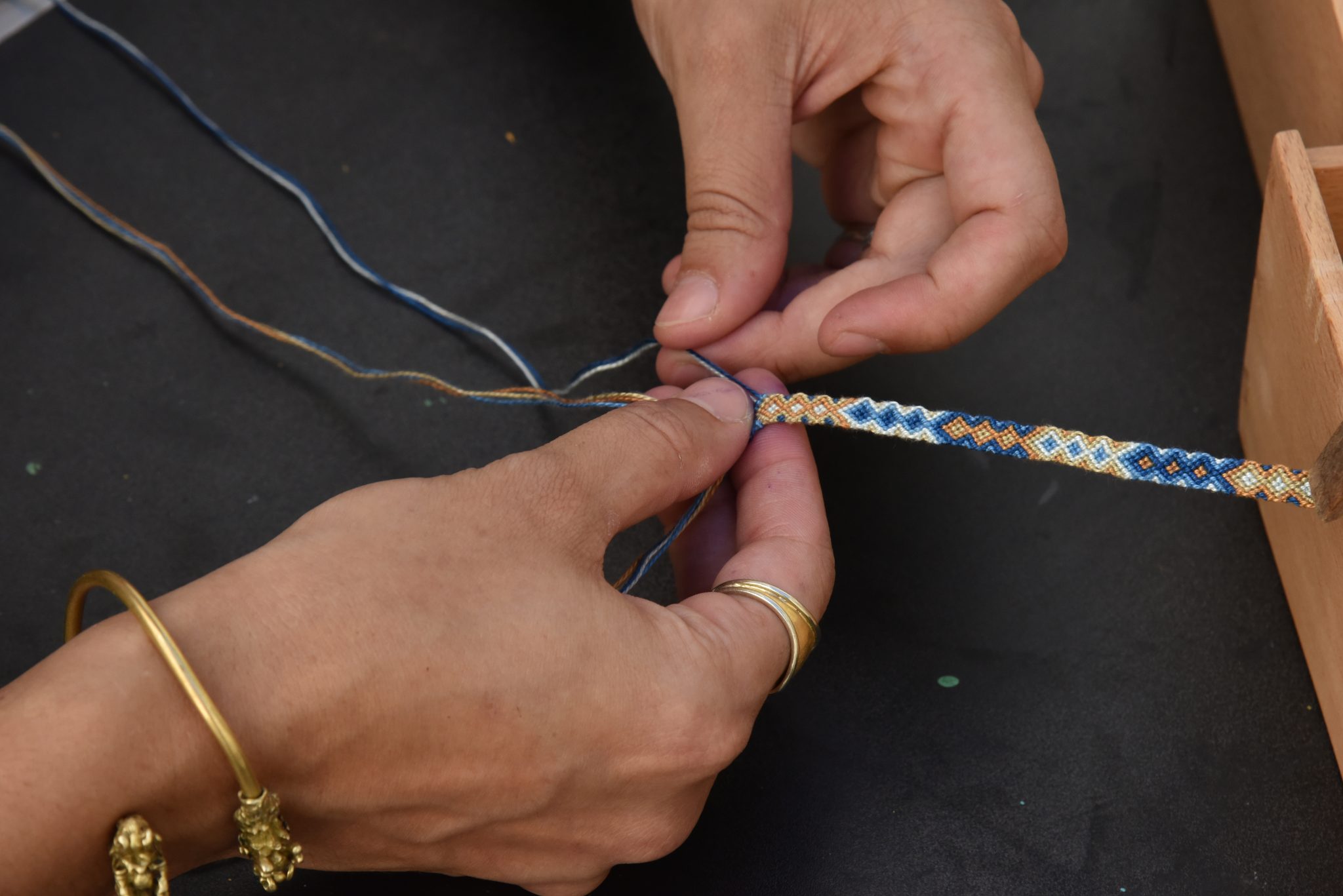 Galeria Macramé Bracelets Workshop – Level 1 1