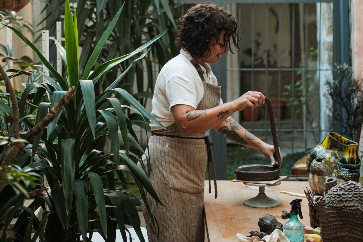 Valentine’s Ceramic Flowers Workshop in Lisbon | Offer Flowers That Live Forever gallery 4