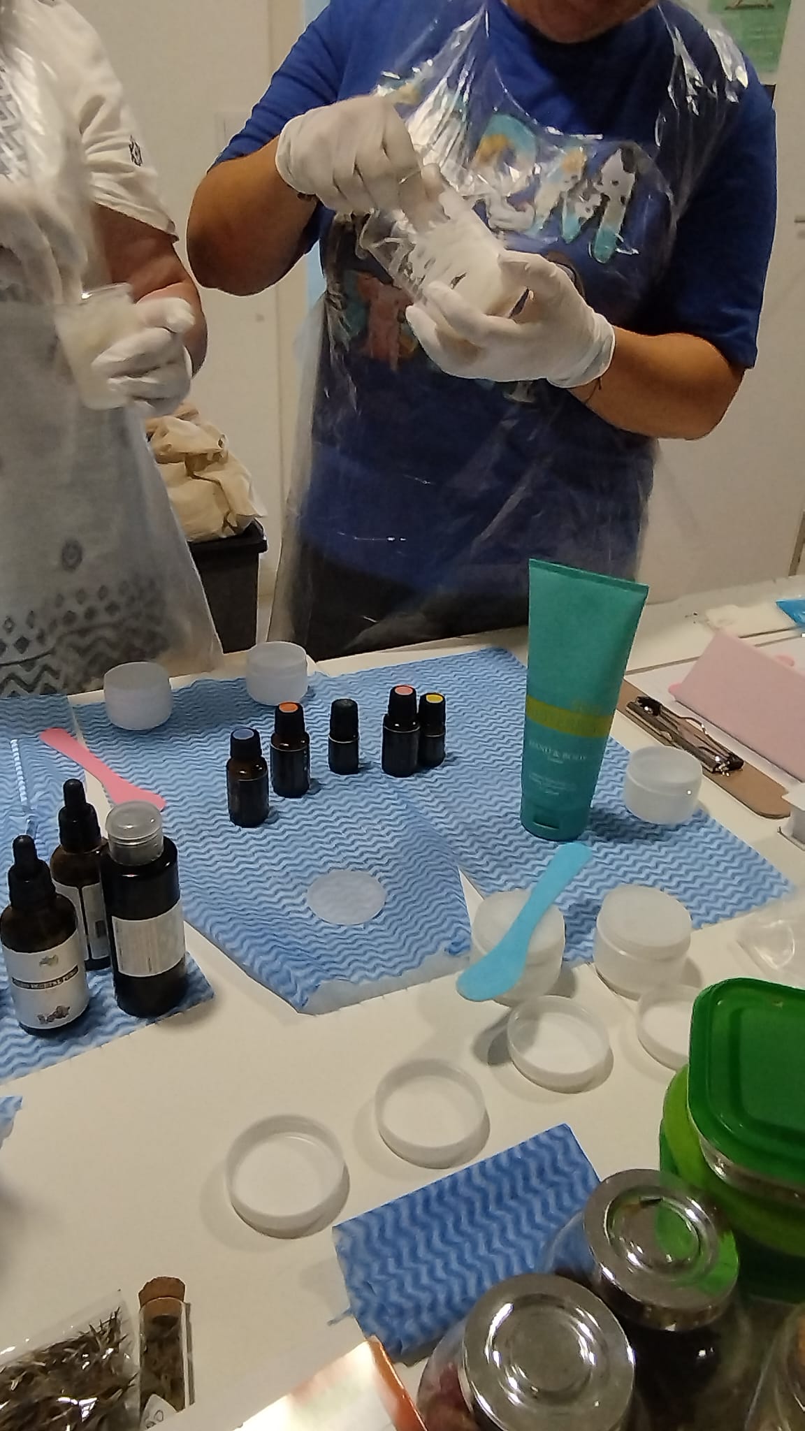 Galeria Natural Skincare Workshops with Essencial Oils for groups 2