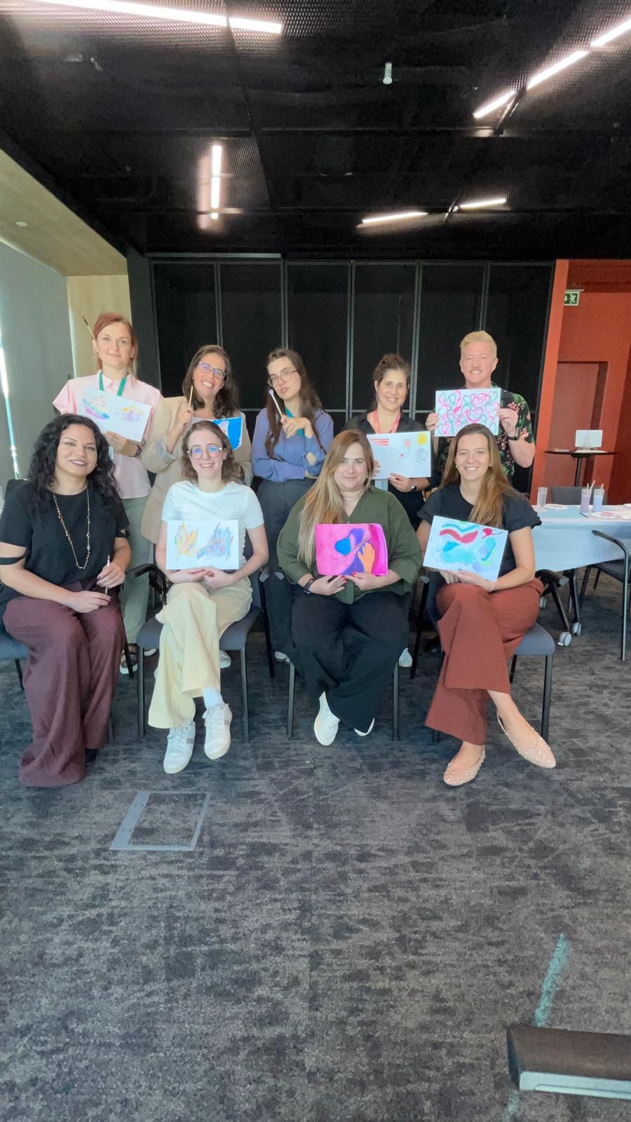 Arte Consciente para Equipas: Um Workshop Criativo para a Coesão no Local de Trabalho